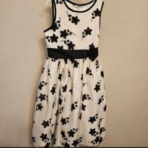 White and Black Floral  Sleeveless Girl's Dress Size 12.